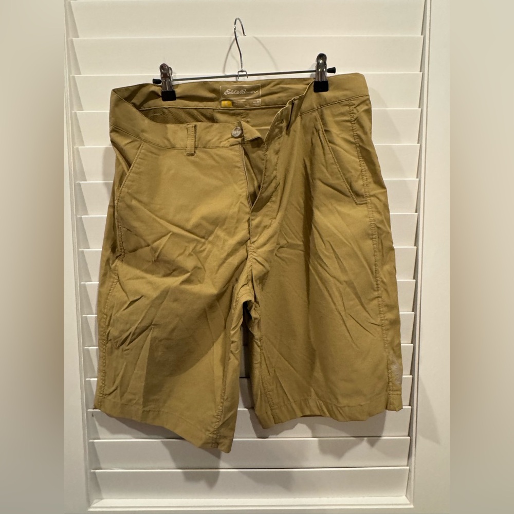Eddie Bauer 34 shorts